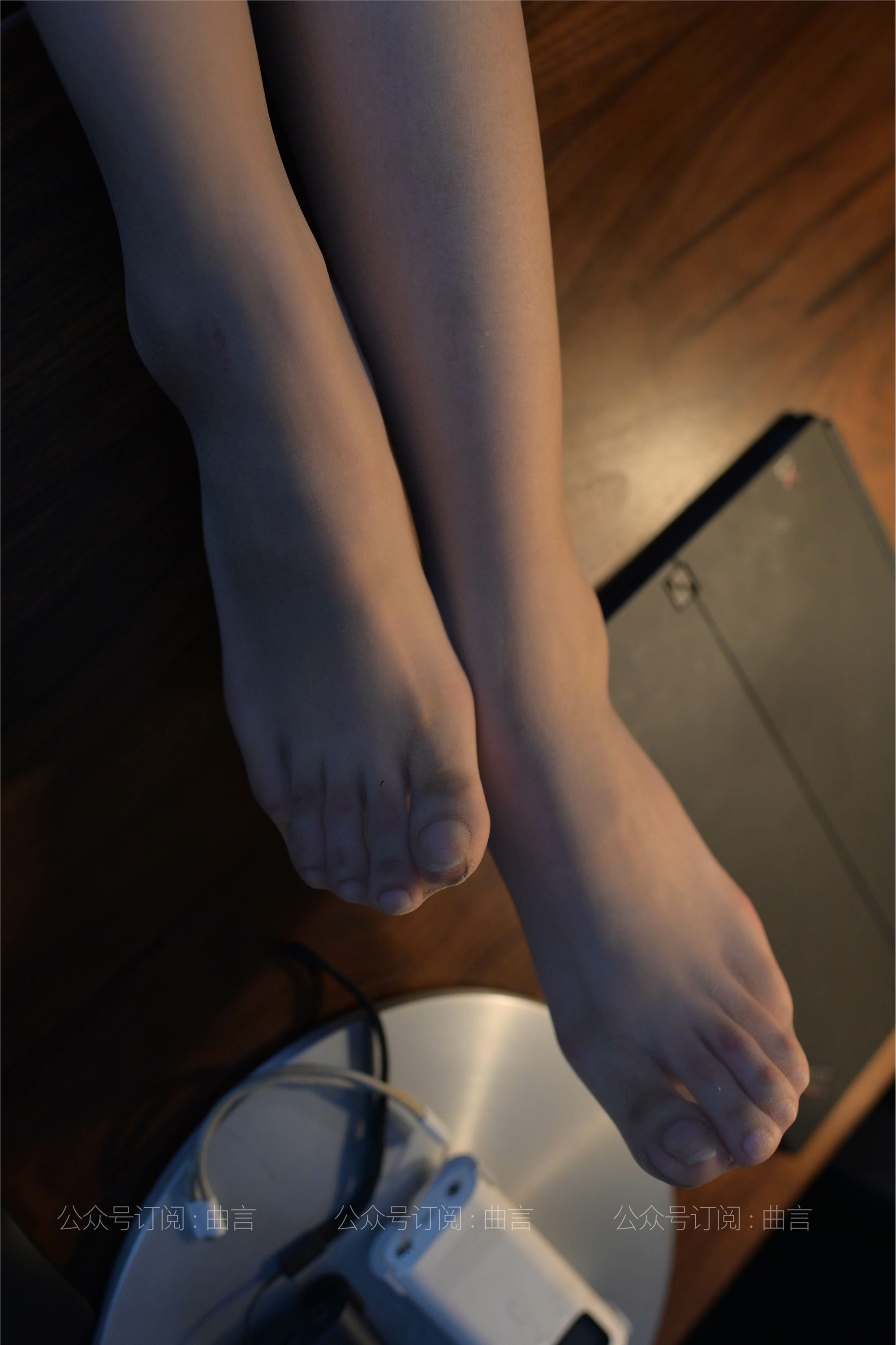 IESS异思趣向 耽丝 033-肉肉的性感红裙